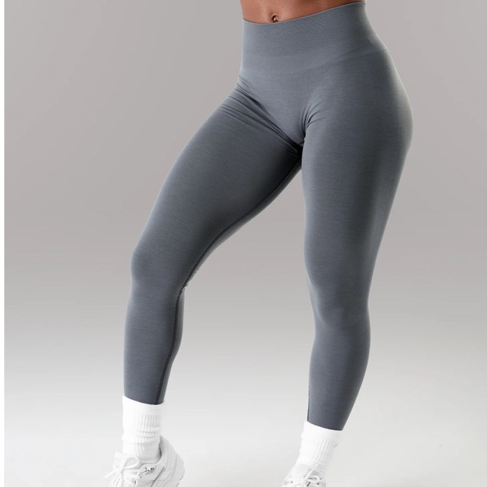 Alphelete leggings